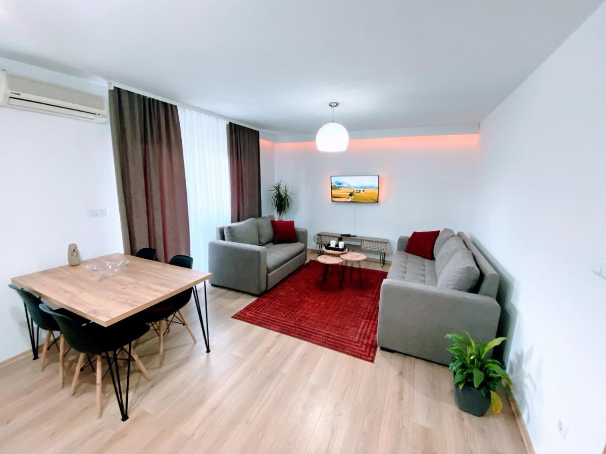 Apartman By The River
