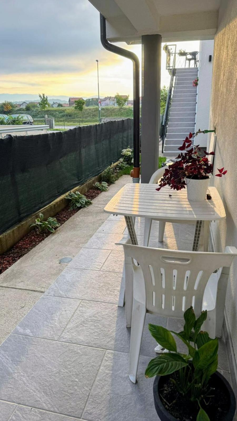 Apartman By The River